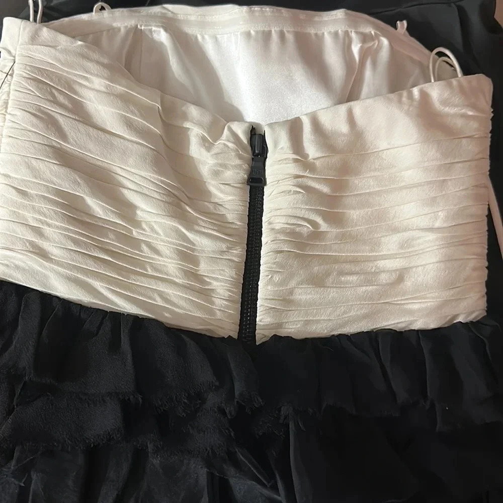 Alice + Olivia white black bubble Dress size 2 - Picture 7 of 11